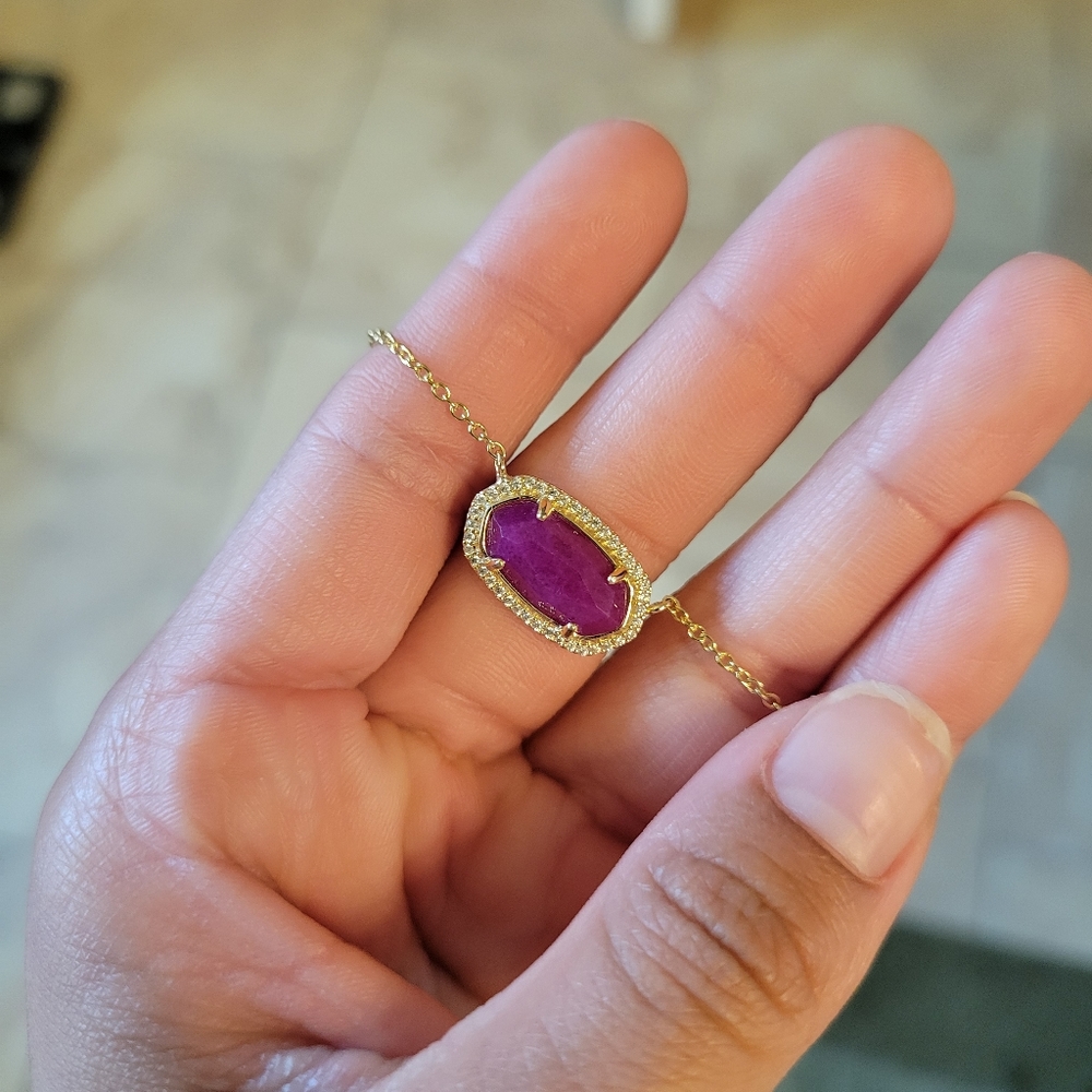 Kendra Scott necklace